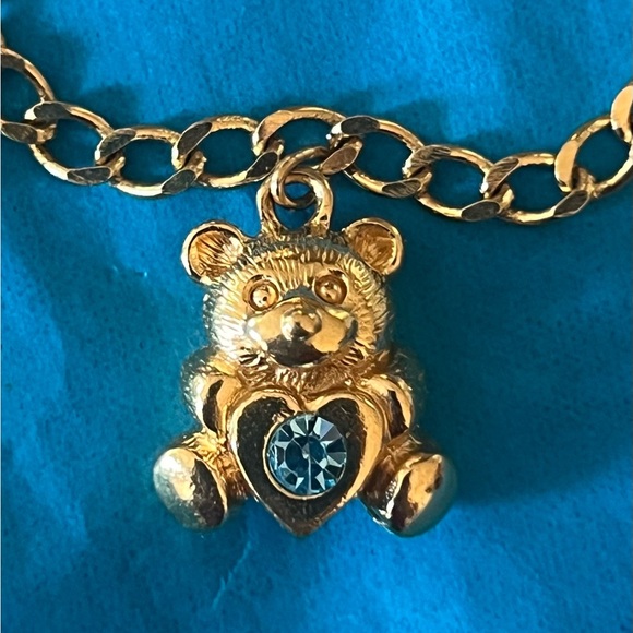 Vintage Avon gold tone child’s bear charm bracelet March birthstone aquamarine - Picture 2 of 3